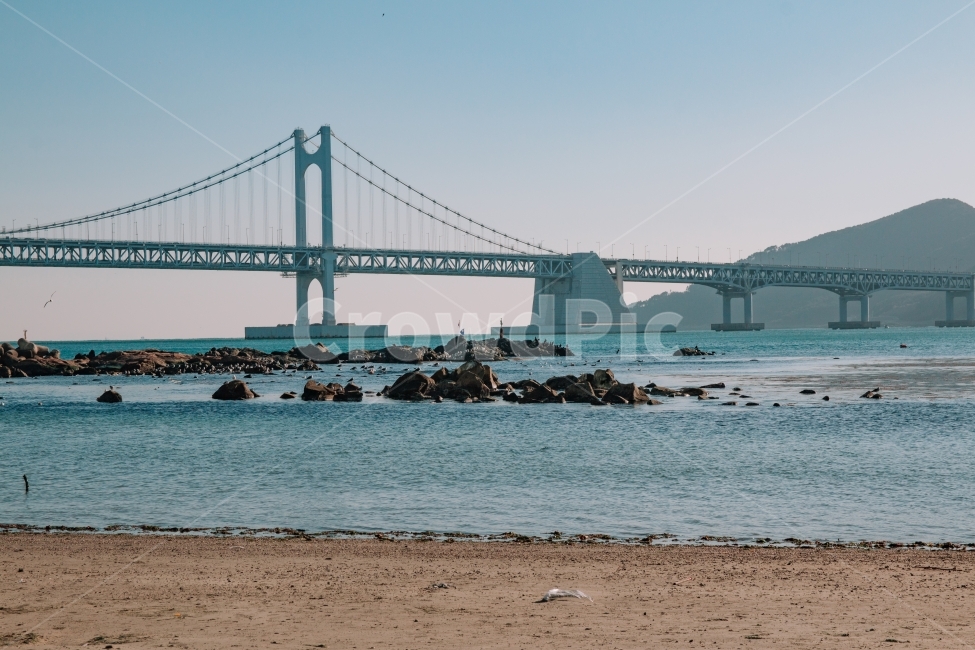 겨울,겨울바다,부산,광안리,광안대교,바다,파도,감성,sea,busan,자연,풍경,nature,landscape,한국자연풍경,한국자연경관,korea nature landscape,해변,바다,beach,sea,랜드마크,landmark,tourist attraction,한국랜드마크,한국관광지,한국명소,korea landmark,korea tourist attraction,building,건물,bridge,다리