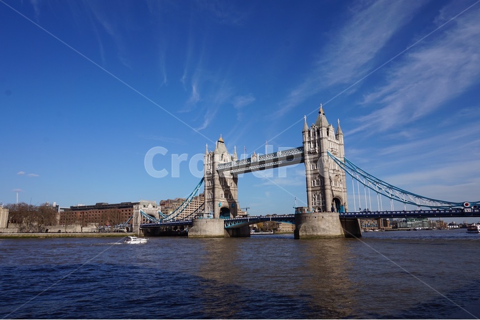 타워브릿지,하늘,구름,배경,런던,랜드마크,landmark,tourist attraction,해외,외국,세계,foreign,oversea,world,세계랜드마크,해외랜드마크,외국랜드마크,world landmark,world tourist attraction,건축물,건물외관,exterior,building,structure,architecture,construction,건물