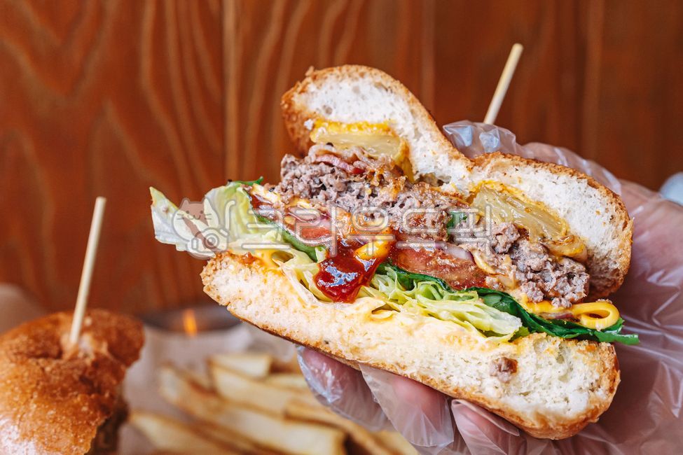 date,burger cross section,cross section,fast food,westerndishes,cheese,Hamburger,Western food,burger,ingredients,westernfood,cooking,handmade burger,bread,cook,dishes,food,meal,sliced cheese,westerncook,western cuisine,foodreserves,westernmeal,hamburger c