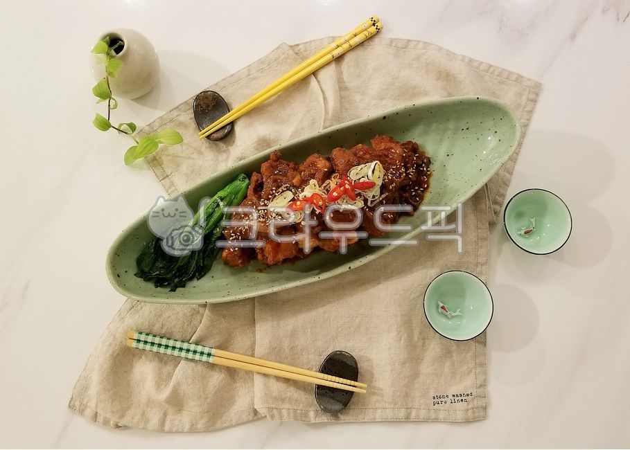 등갈비,porkribs,한식,한국음식,돼지갈비,dinner,meal,음식,식사,등갈비찜,food,plate,그릇,porkrib