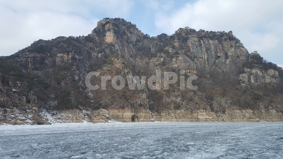 충주호,겨울충주호,얼음호수,단양팔경,눈내린충주호