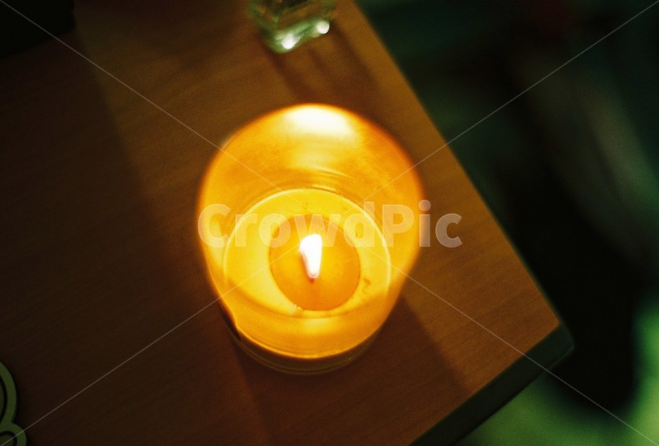 향초,필름,감성,색감,캔들,candle,양초,실내,유리,유리컵,촛불,초,불빛,불,light,노란빛