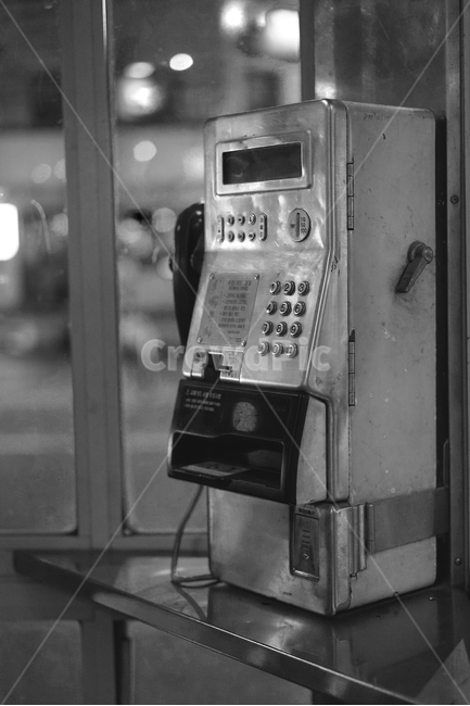 전화기,공중전화기,call,telephone,사물,통신,흑백,수화기,흑백,모노톤,monochrome,black and white,사물,물건,오브젝트,thing,object,matter