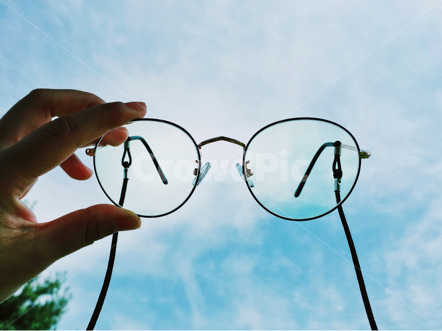 안경,하늘,감성,안경줄,구름,sky,glasses,패션스타일,의상,fashion,style,사물,물건,오브젝트,thing,object,matter