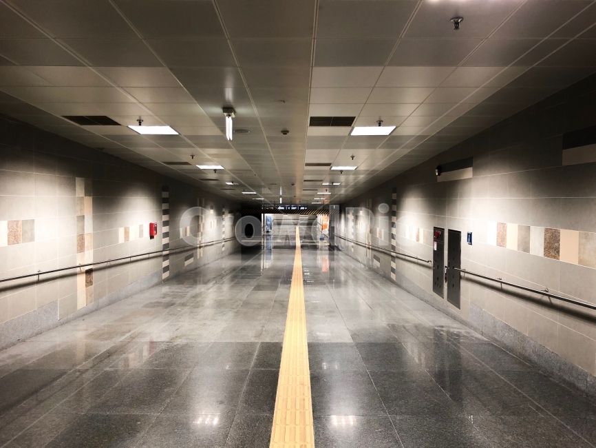 seoul,subway,tunnel,light,dark,yellowline,hall,서울,도시,지하철,터널,가이드라인,대리석,건물,외벽,인테리어,실내디자인,interior design