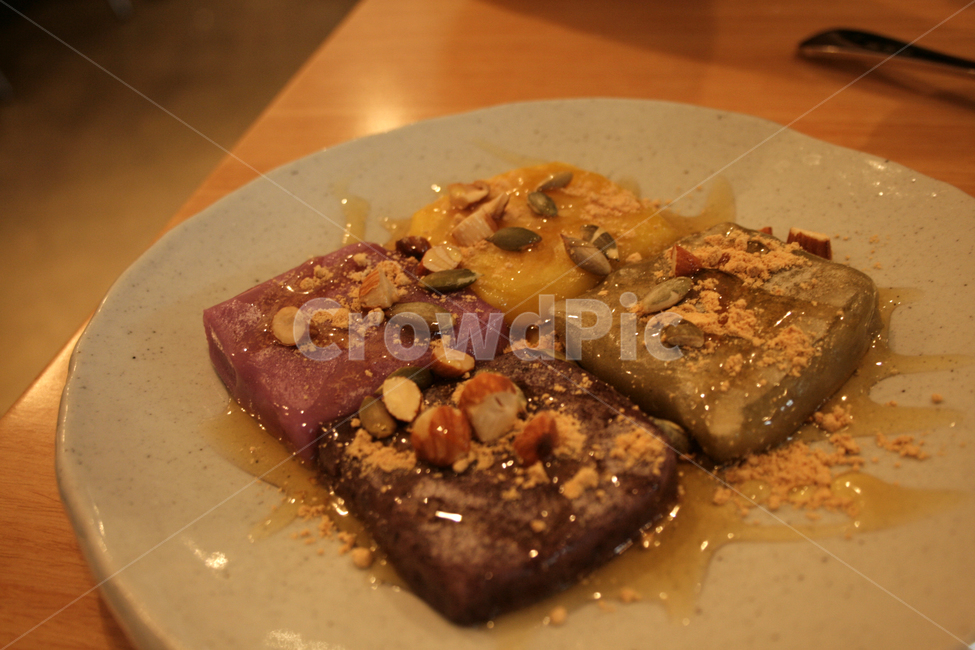 떡,오색떡,찹쌀떡,음식,요리,food,한국,견과류,꿀,음식,식재료,요리,food,cook,meal,dishes,food reserves,한식,한국음식,한국요리,korean food,korean dishes,korean meal,korean cook