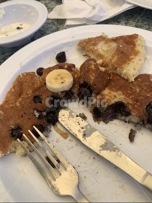 팬케이크,팬케잌,bread,빵,food,음식,바나나,메이플시럽,블루베리팬케이크,포크,칼,나이프,브런치,접시,식사