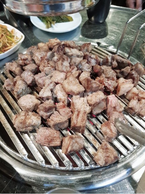 매운불고기,불고기볶음밥,레스토랑,접시,추억,맛집,돼지고기,목살,삼겹살,고깃집,화로,음식,식재료,요리,food,cook,meal,dishes,food reserves,육류,고기,meat,한식,한국음식,한국요리,korean food,korean dishes,korean meal,korean cook