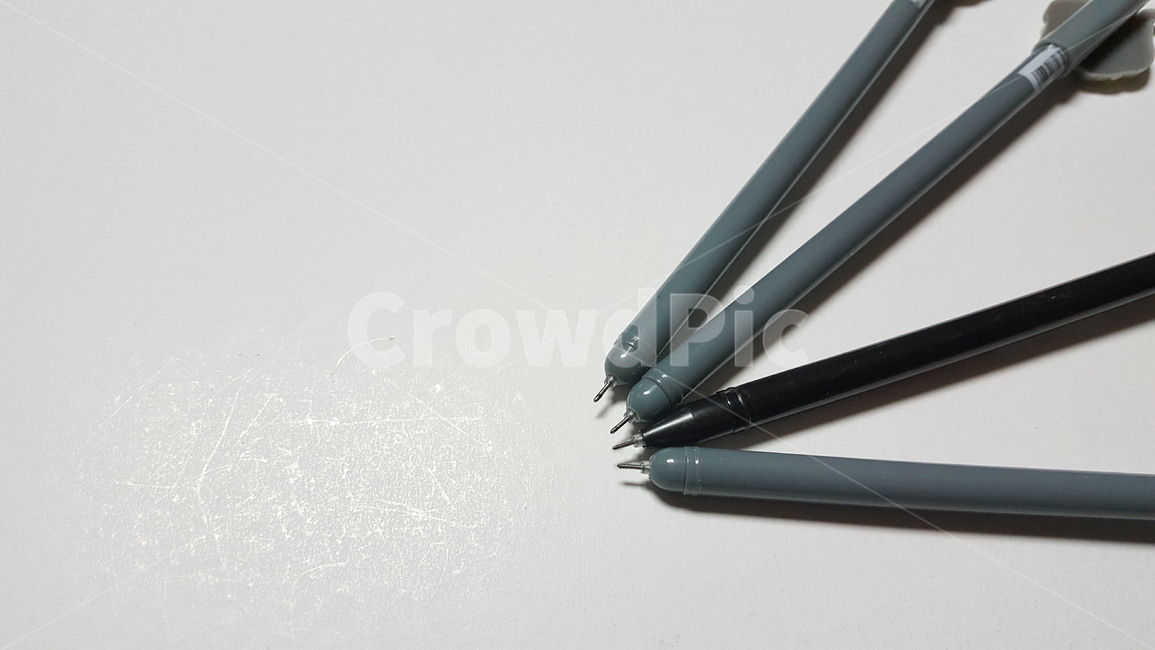필기,볼펜,수성펜,노트,정리,메모,얇은펜,종이,학용품,문구류,사무용품,school supplies,stationery,office supplies