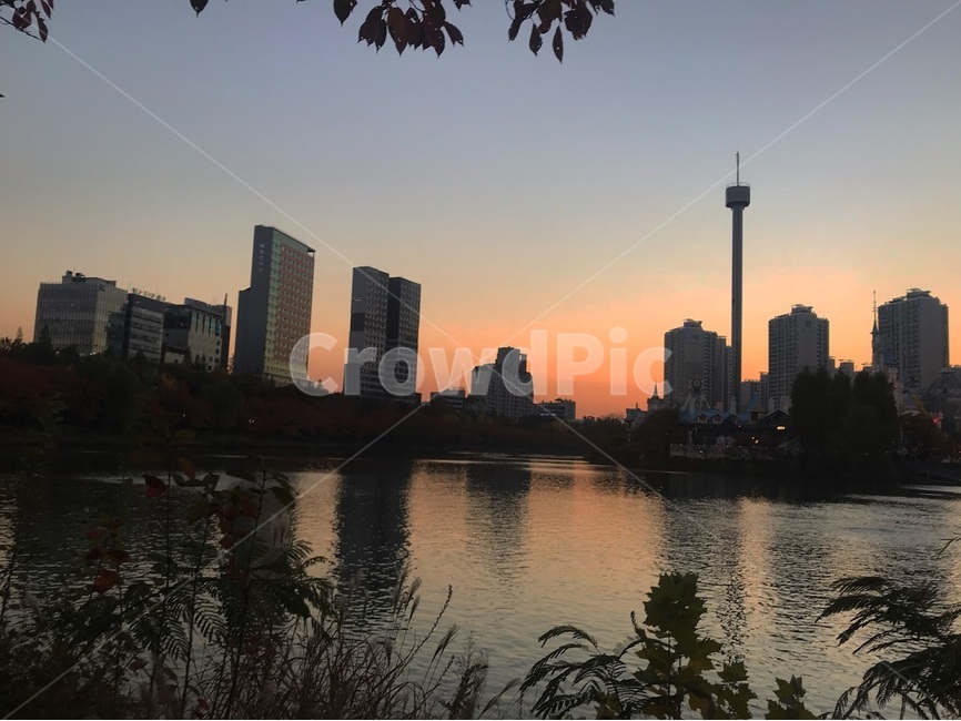 서울,풍경,구름,명소,랜드마크,도시,풍경,city,landscape,한국도시풍경,한국도시경관,korea cityscape,nature,자연,outdoors,옥외,sunset,일몰,dawn,새벽,red sky,붉은 하늘,dusk,황혼,sky,하늘