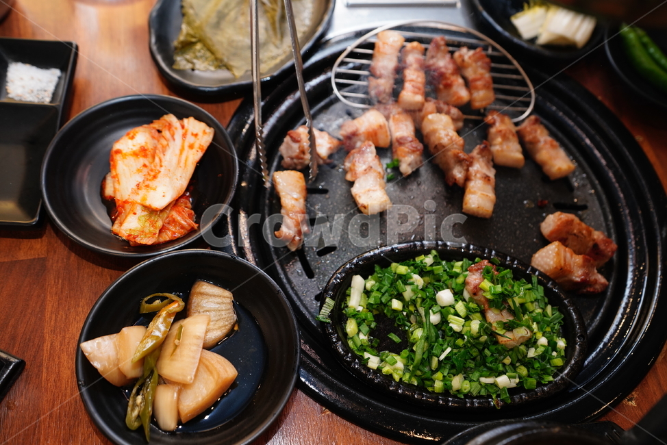 고기,삼겹살,불판,술안주,먹방,돼지,음식,한식,구이,육식,푸드,식사,단백질,먹거리,음식,식재료,요리,food,cook,meal,dishes,food reserves,육류,고기,meat