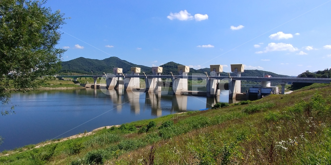 공주보,4대강보,금강살리기사업,봉황형상,금강,건축물,건물외관,exterior,building,structure,architecture,construction