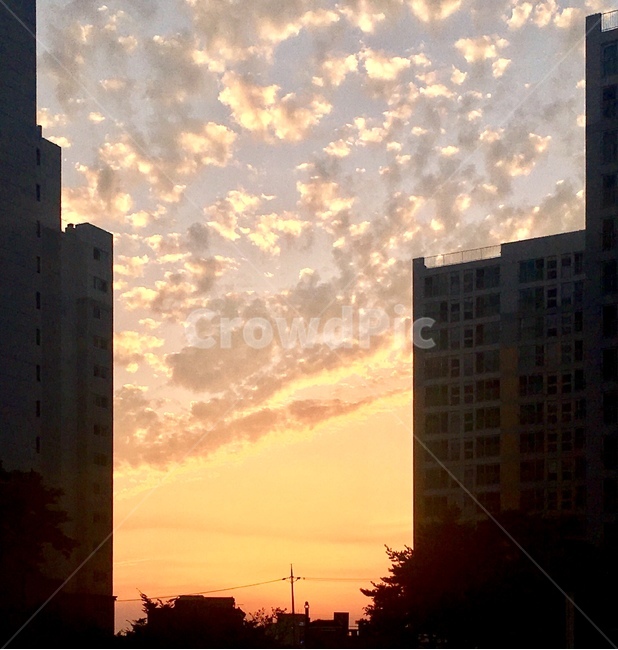 건물,자연,building,일몰,아파트,노을,구름,하늘,하루,시간,생각,건축물,건물외관,exterior,building,structure,architecture,construction