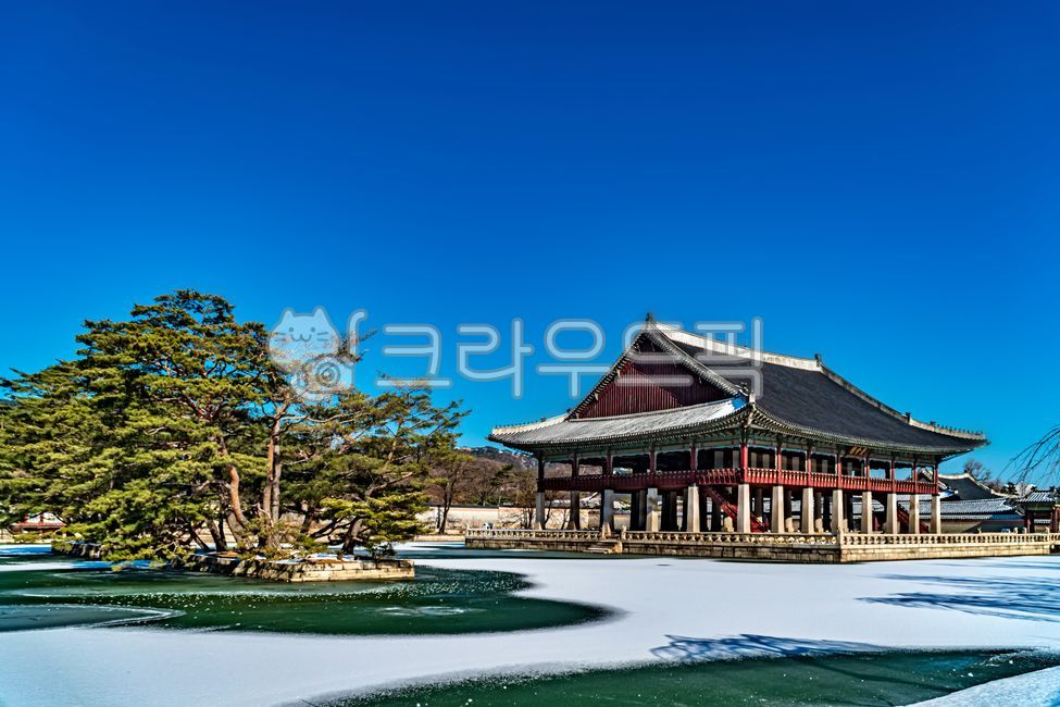 경회루,gyeonghoiroo,경복궁,gyeongbokgungpalace,겨울,설경,눈,snow,snowscene,snowylandscape,겨울풍경,풍경,landscape,코리아,한국,korea,한국전통,한국문화재,전통문화재,조선,조선왕조,joseon,thejoseondynasty,한옥,hanok,조선왕실,역사,국사,한국사,history,히스토리,architecture,건축물