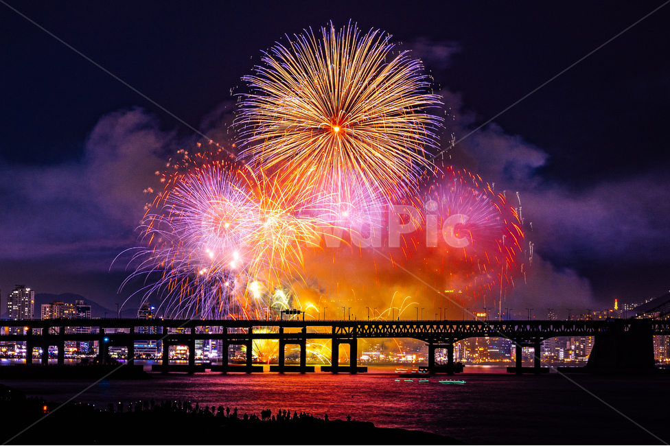 불꽃축제,불꽃놀이,광안대교,부산,야경,야외,화약,광안리,축제,밤,풍경,도시,한국,한국도시풍경,페스티벌,거리,fireworksfestival,fireworks,Busan,landscape,night,nightscape,nightview,city,cityscape,festival,nature,outdoors,korea,korealandscape,street,streetview,야경,밤,풍경,nightscape,night,landscape,축제,행사,festival,carnival,event