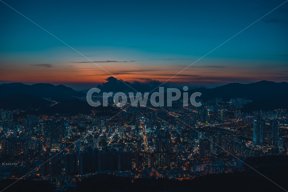 city,metropolis,중심지,건물,building,어반,urban,조감도,aerialview,경치,landscape,outdoors,옥외,nature,자연,풍경,scenery,town,시티,야경,부산,전경,도심,불빛,부산야경