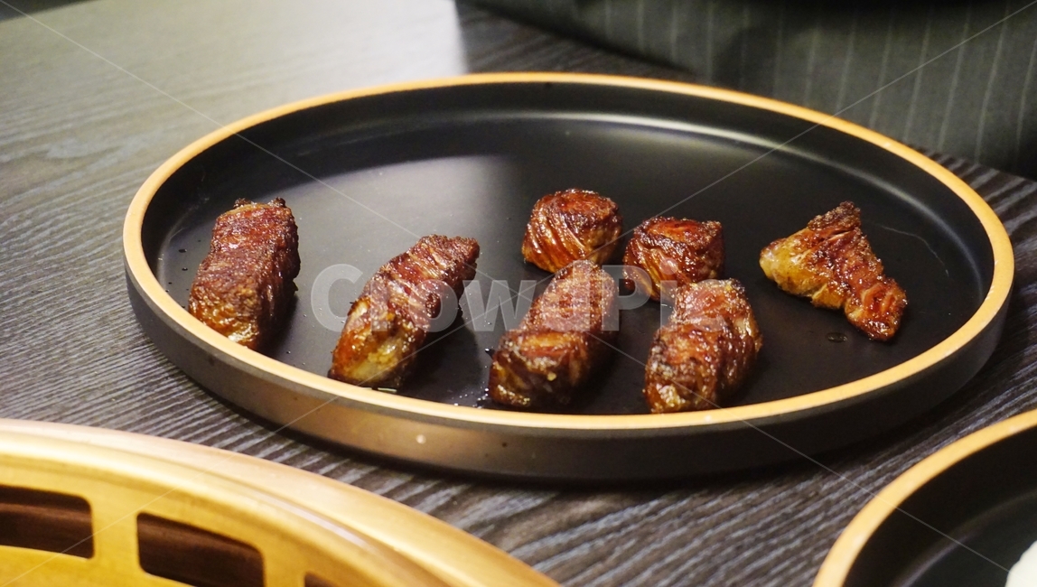 숙성등심,숙성고기,소고기,등심,불판,소,음식,식재료,요리,food,cook,meal,dishes,food reserves,육류,고기,meat
