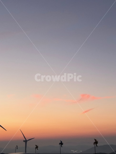 풍력발전소,풍력,노을,하늘,sunset,아름다움,모터,광활함,motor,windturbine,sky,여백,터빈,turbine,에너지산업,energy industry,engine,엔진,machine,기계