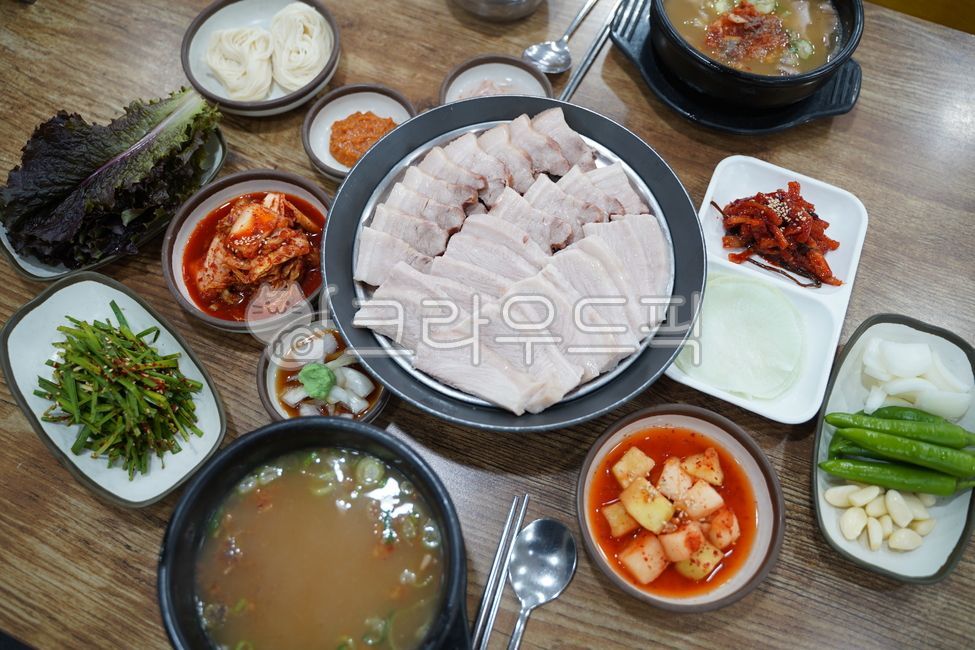국밥,깍두기,김치,겉절이,수육백반,수육,돼지국밥