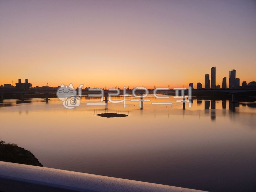 한강,출근길,일출,새벽,서울