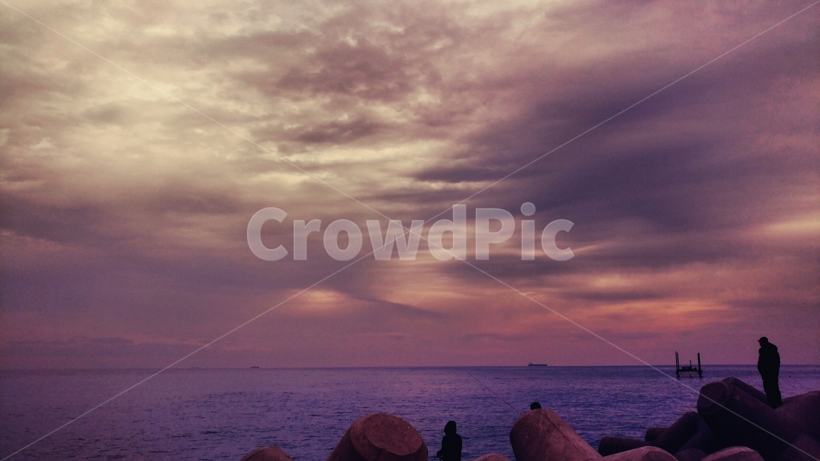 겨울,바다,풍경,구름,간절곶,울산,경상도,날씨,흐림,방파제,여행,winter,cloud,sea,landscape,weather,travel,seawall,자연,풍경,nature,landscape,한국자연풍경,한국자연경관,korea nature landscape,사람,인물,인간,human,person,인물실루엣,사람실루엣,character silhouette,human silhouette,색깔,색상,색채,색감,color sense,color sensitivity,feeling of color,고독함,외로움,쓸쓸함,우울함,슬픔,lonely,solitary