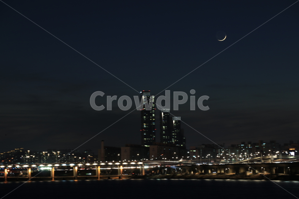 달,초승달,야경,낙조,일몰,한강,sunset,moon,hangang,야경,밤,풍경,nightscape,night,landscape,도시,city,한국도시풍경,한국도시경관,korea cityscape,nature,자연,outdoors,옥외