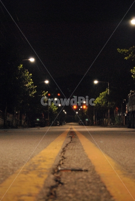 밤,거리,가로등,중앙선,로우앵글,night,street,streetlight,centerline,lowangle,야경,밤,풍경,nightscape,night,landscape,교통,교통수단,traffic,transportation,asphalt,아스팔트,road,도로