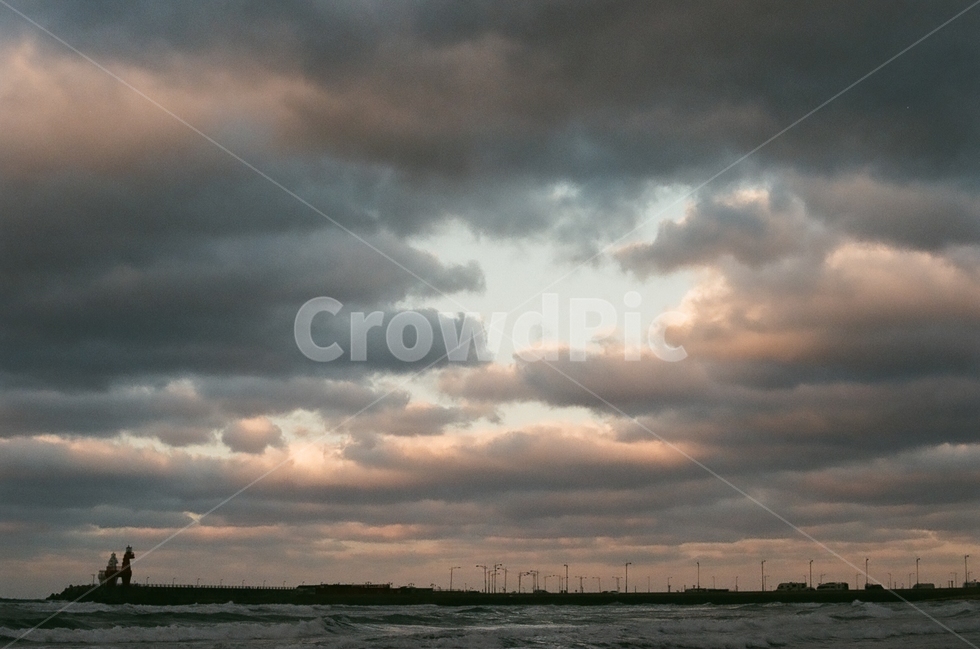 겨울바다,일몰,구름,파도,필름사진,감성사진,자연,풍경,nature,landscape,한국자연풍경,한국자연경관,korea nature landscape,해변,바다,beach,sea,제주도,jeju,jeju island,감성,sensible,feeling,weather,날씨,cumulus,적운,outdoors,옥외,sky,하늘,cloud