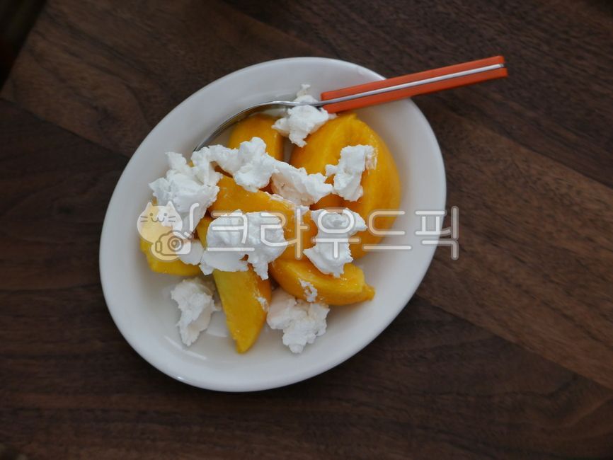 yogurt,Greek Yogurt Peach,Greek yogurt,dessert,fruit,peach,Ricotta Cheese