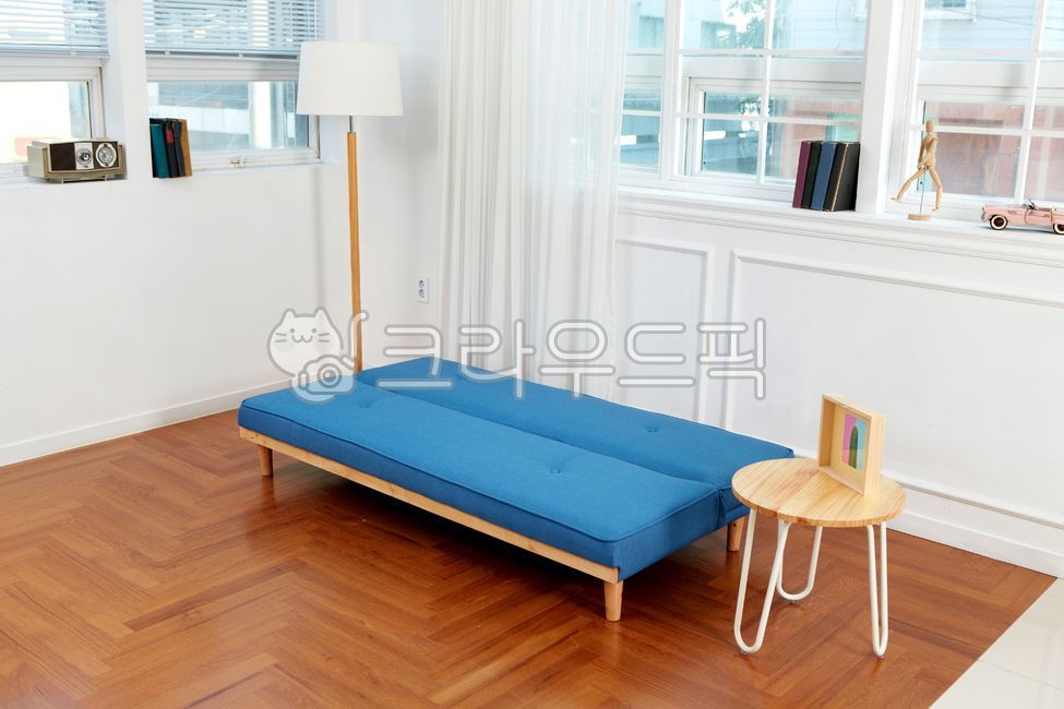 bed,studio,sunshine,couch,inside,Sofa,furniture,modern architecture,wood,by the window,modernarchitecture,tree,It is comfortable,wooden sofa,one room,light,comfortable,plant,interiordesign,indoor,curtain,flooring,rentalstudio,plywood,interior,bedding,pot,