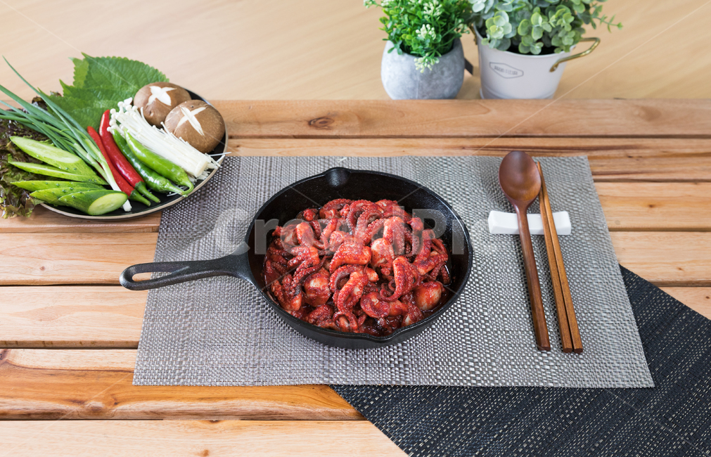음식,쭈꾸미볶음,식사,안주,쭈꾸미,저녁식사,한식,korea,spicy,오징어볶음,식당,매콤,매운맛,red,맛집,고추장,고춧가루,식재료,요리,cook,reserves,수산물,해산물,fisheryproducts,seafood,한국음식,한국요리,food,dishes,korean,meal,koreancook,맛있다,먹다,맵다,소스,볶음,음식,식재료,요리,food,cook,meal,dishes,food reserves,한식,한국음식,한국요리,korean food,korean dishes,korean meal,korean cook
