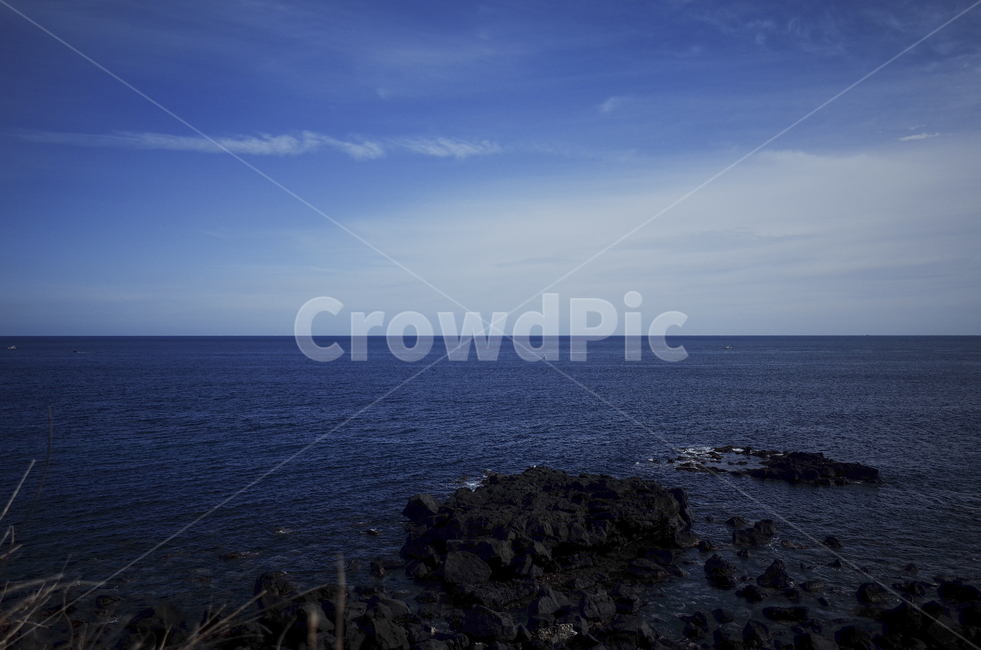 blue,sky,ocean,sea,water,바다,푸른하늘,하늘,푸른바다,shoreline,해안선,자연,구름,해변,beach,cloud,자연,풍경,nature,landscape