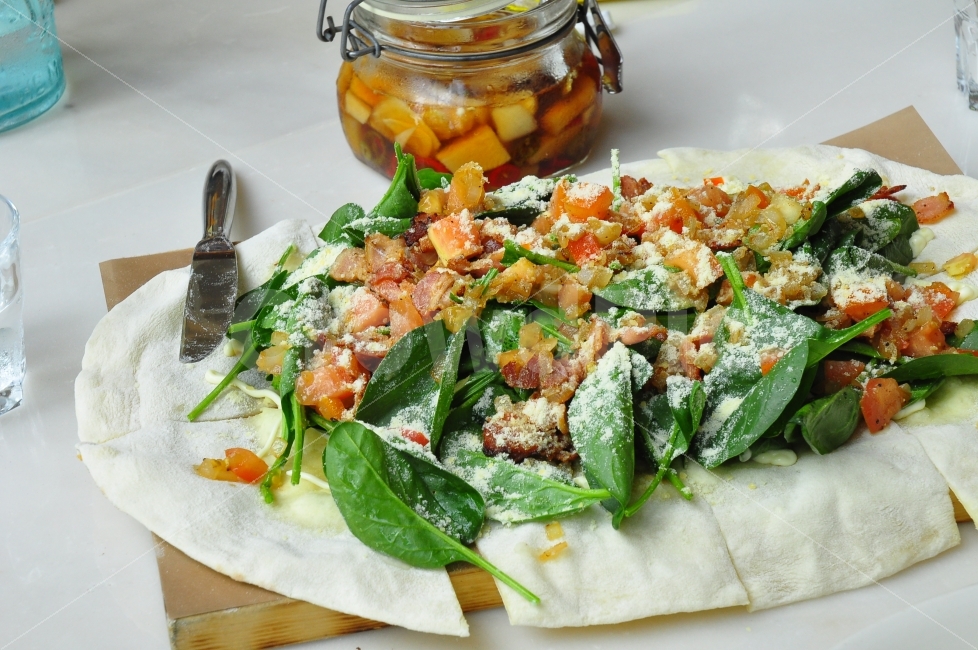 음식,브런치,점심,피자,시금치,시금치피자,레스토랑,여름,food,restaurant,lunch,pizza,spinach,brunch,tomato,bacon,베이컨,토마토,음식,식재료,요리,food,cook,meal,dishes,food reserves,빵,bread,양식,서양음식,서양요리,western food,western dishes,western meal,western cook
