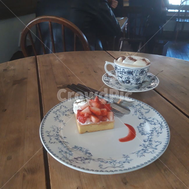 카페,커피,케이크,딸기케이크,커피잔,플레이팅,coffee,cafe,cake,strawberrycake,plating,coffeecup,coffeecake