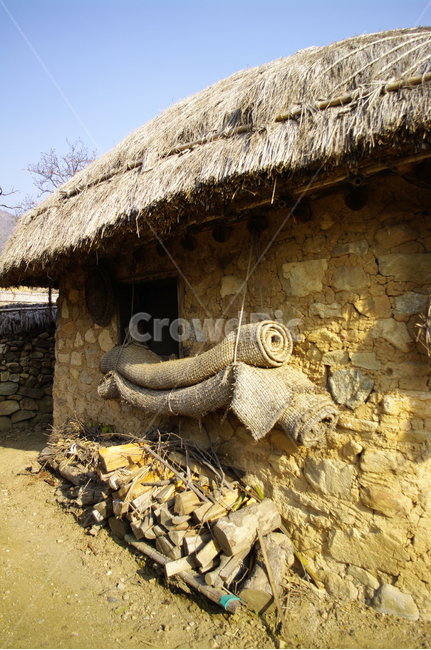 초가지붕,전통가옥,한국,초가집,집,마을,한국전통,한국문화,korean traditional,korean culture,건축물,건물외관,exterior,building,structure,architecture,construction