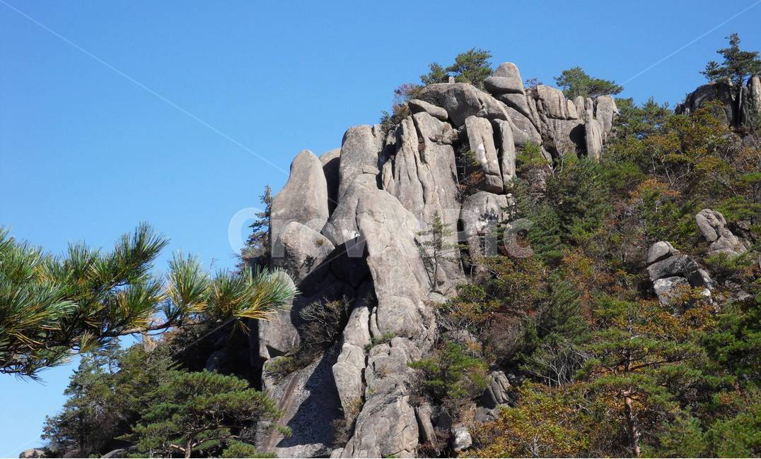 기암괴석,가야산,파란하늘,가을정취,만물상,gayamountain,rock,sky,pine,자연,풍경,nature,landscape,한국자연풍경,한국자연경관,korea nature landscape,outdoors,옥외,cliff,낭떠러지