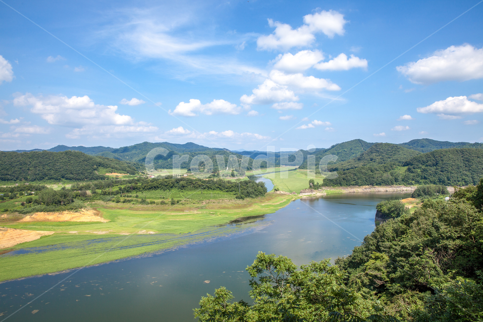 하늘,파란하늘,풍경,경치,맑음,낮,배경,배경화면,백그라운드,고해상,산,청정,대한민국,한국,자연,국내,옥정호,국사봉,구름,뭉게구름,호수,녹색,그린