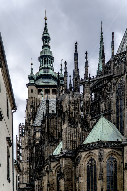 체코,프라하성,고딕양식,성당,첨탑,랜드마크,landmark,tourist attraction,해외,외국,세계,foreign,oversea,world,세계랜드마크,해외랜드마크,외국랜드마크,world landmark,world tourist attraction,건축물,건물외관,exterior,building,structure,architecture,construction,건물,tower,탑,spire,steeple,뾰족한 탑,clock tower,시계탑