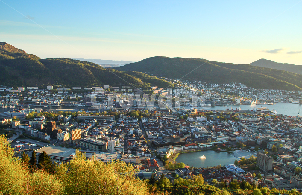 city,dusk,clouds,scenery,summit,early evening,observatory,superb view,beautiful,view,fjord,port city,Mt Flen,sky,travel destination,Northern Europe,setting sun,golden light,Bergen,tourist destination,fairy tale village,downtown,sunlight,Norway,sunset,pano