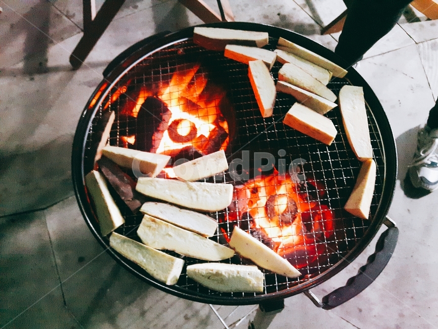 캠프파이어,화로,숯불,장작,연탄불,연탄,고구마,구이,화로구이