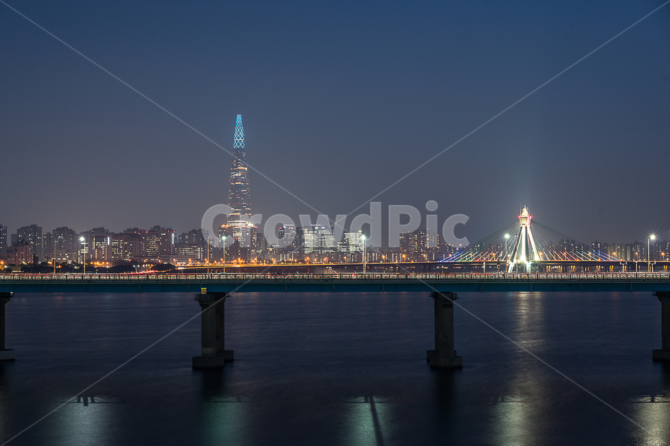 광진교,롯데타워,밤,야경,한강,다리,도로,불빛,도시,궤적,night,nightview,river,bridge,city,교통,traffic,야경,밤,풍경,nightscape,night,landscape,한국도시풍경,한국도시경관,korea cityscape