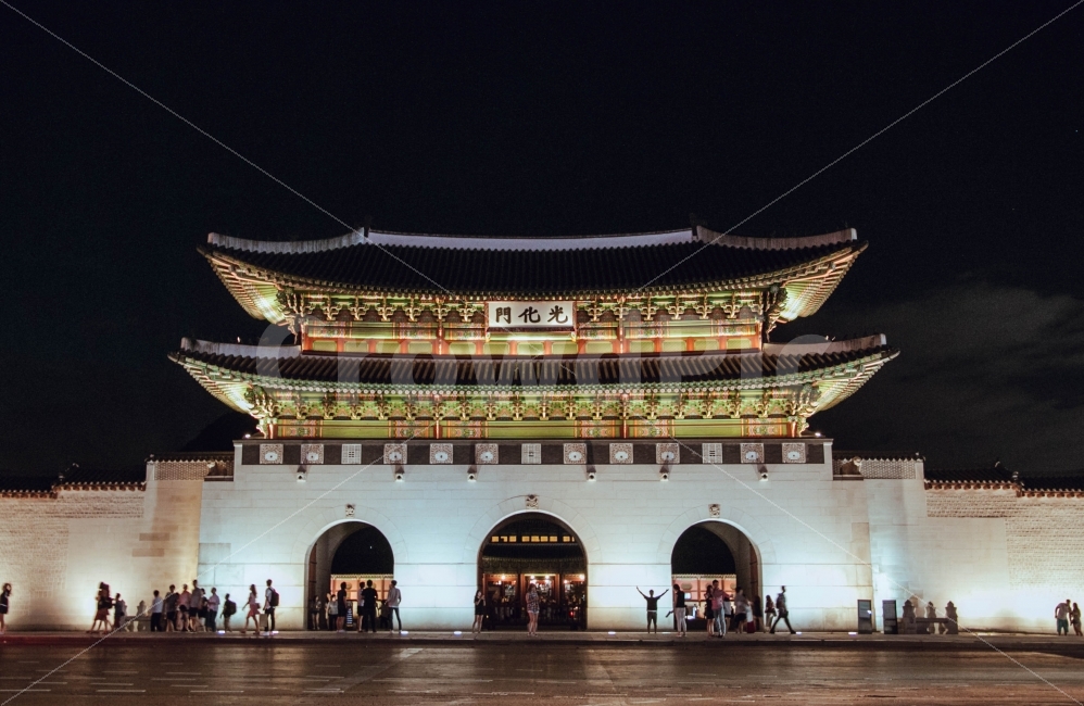 광화문,야경,서울,거리,여름,밤,사람,야경,밤,풍경,nightscape,night,landscape,랜드마크,landmark,tourist attraction,한국전통,한국문화,korean traditional,korean culture,worship,예배,shrine,신사,pagoda,탑,architecture,건축물,building,건물