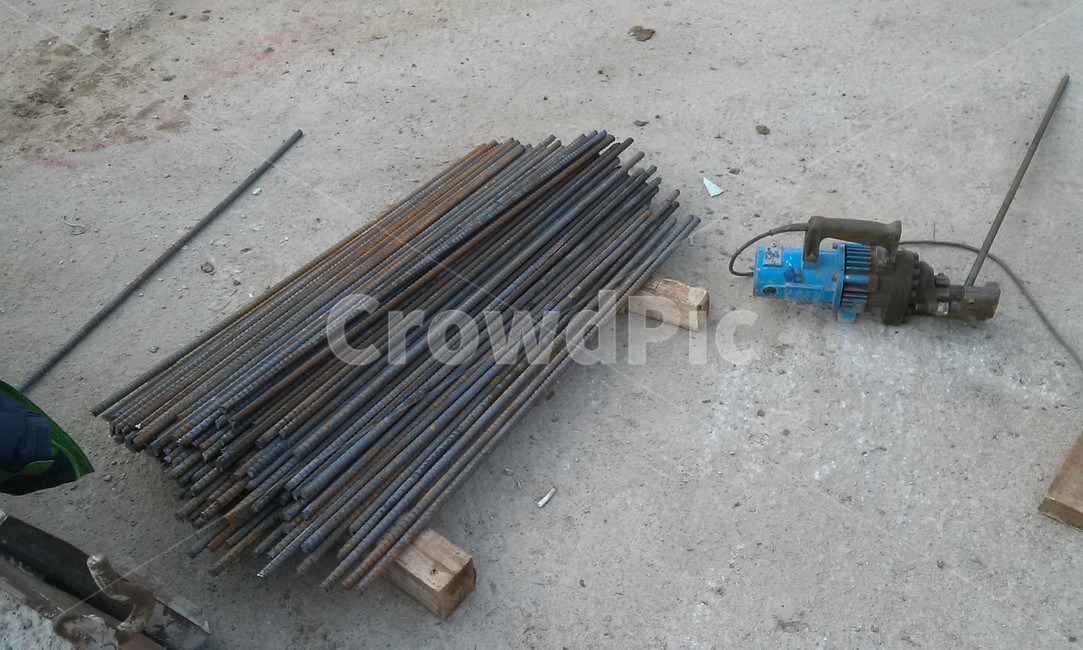 공사장,작업현장,철근,적재,절단기,나무,wood,산업,막노동,자재,industry,industrial,금속,metal,materials,resources,buildingmaterials,constructionmaterials,cutter,rebarcutter
