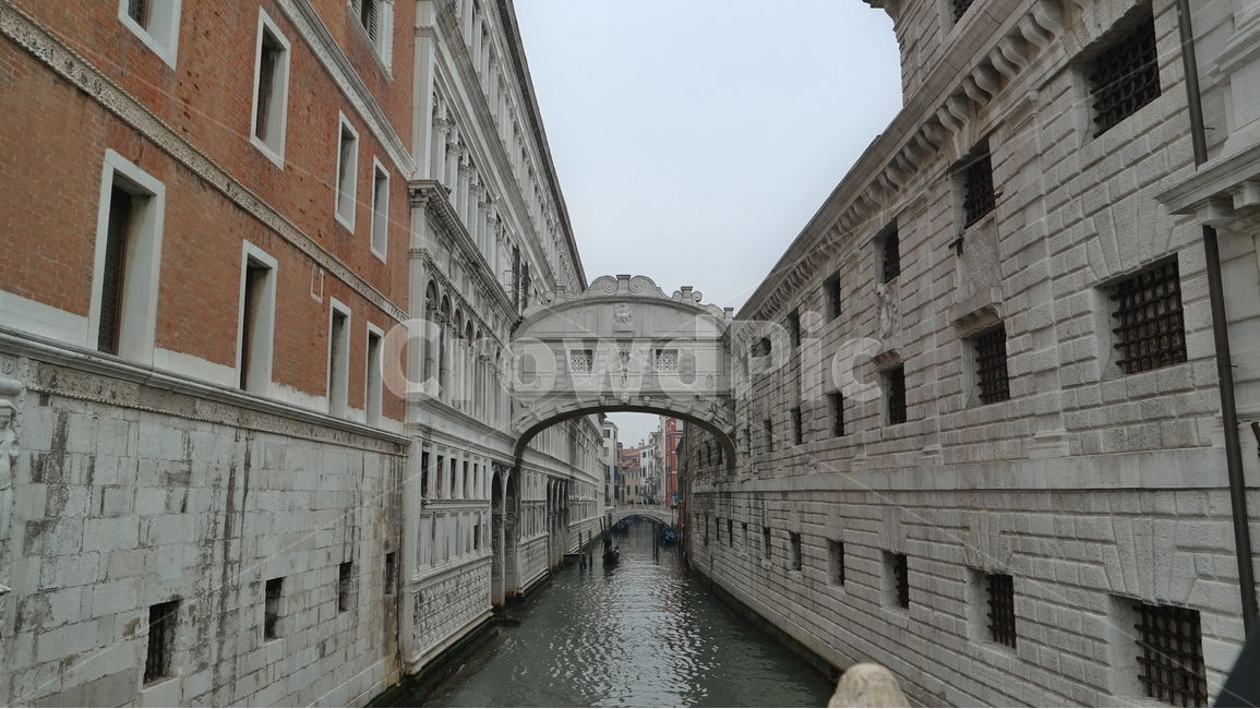 탄식의다리,베네치아,venezia,이탈리아,pontedeisospiri,베니스,다리,bridge,운하,canal,유럽,외국,랜드마크,풍경,venice,europe,oversea,landmark,landscape,touristattraction,골목길,alley,랜드마크,landmark,tourist attraction,해외,외국,세계,foreign,oversea,world,세계랜드마크,해외랜드마크,외국랜드마크,world landmark,world tourist attraction,outdoors,옥외,water,물