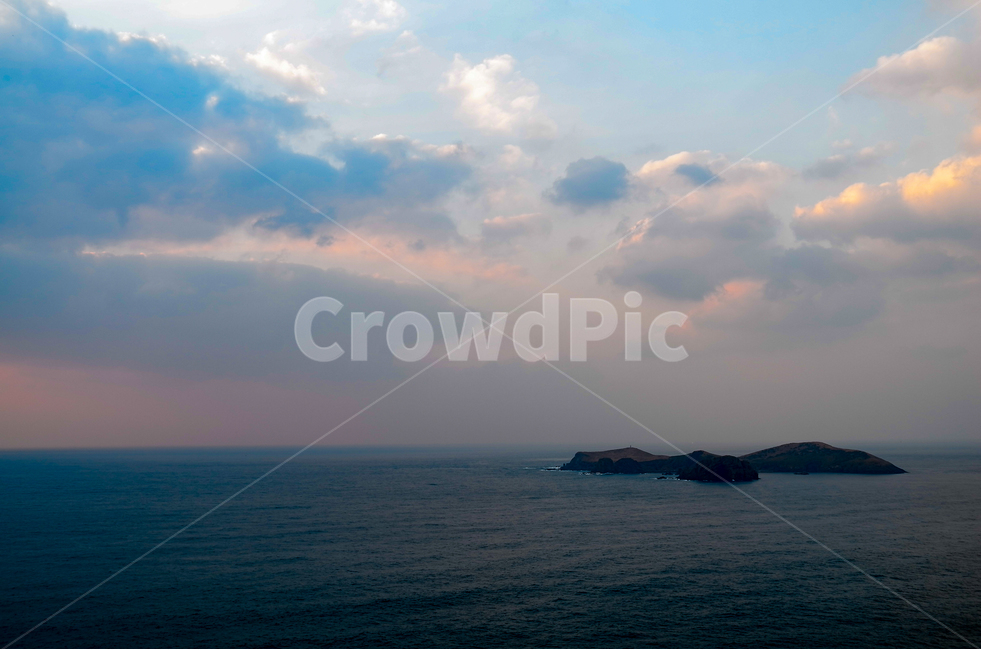바다,노을,섬,석양,하늘,일몰,차귀도,제주도,외로움,구름,일출,해넘이,해돋이,겨울바다,겨울,자연,풍경,nature,landscape,한국자연풍경,한국자연경관,korea nature landscape,outdoors,옥외,land,땅,ocean,대양,water,물,sea,shoreline,해안선,coast,연안