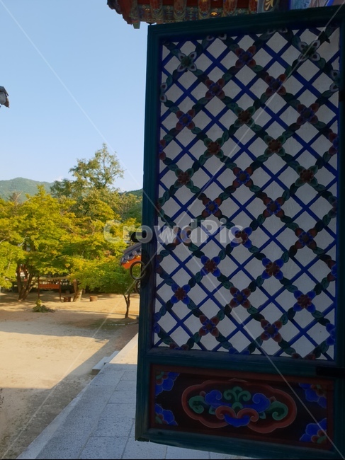 한국불교사원,직지사,문,문양,전통,패턴,단청,배경,아트,꽃,종교,불교,색감,화려함,아름답다,koreantradition,religion,beautiful,koreanbuddhism,한국전통,한국문화,korean traditional,korean culture