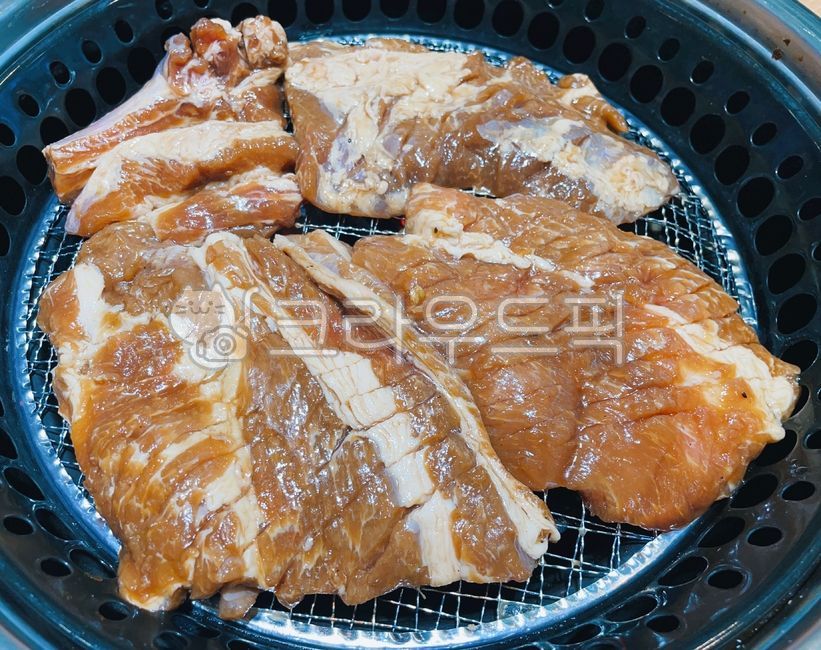 돼지갈비,양념돼지갈비,양념갈비,갈비,돼지고기,돼지,고기,육류,구이,숯불구이,숯불돼지갈비,숯불고기,석쇠,불판,음식,식사,food,meat,pork,meal