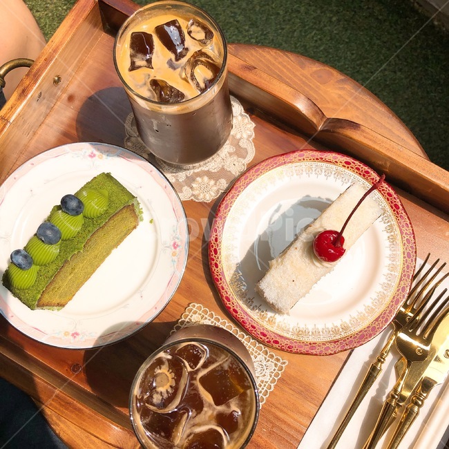케이크,디저트,코코넛,아이스아메리카노,파운드케이크,조각케이크,카페