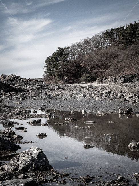 자연,산,물,나무,돌,하늘,구름,바다,겨울,채도,naure,mountain,water,tree,rock,sky,cloud,refletion,mirror,거울,winter,자연,풍경,nature,landscape,rubble,파편