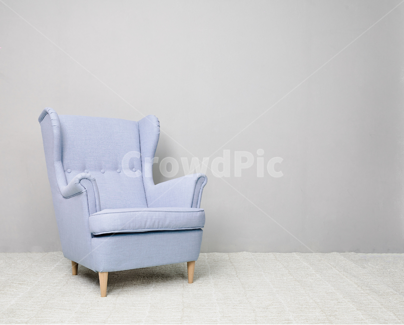 소파,의자,패브릭,퀼팅,컬러,라이프스타일,원목,카페트,러그,lug,회색,배경,아늑하다,편안하다,천,질감,공간,분위기,감성,일상,휴식,꾸미다,집,인테리어,interior,home,cozy,앉다,쉬다,sofa,fabric,인테리어,실내디자인,interior design,사물,물건,오브젝트,thing,object,matter